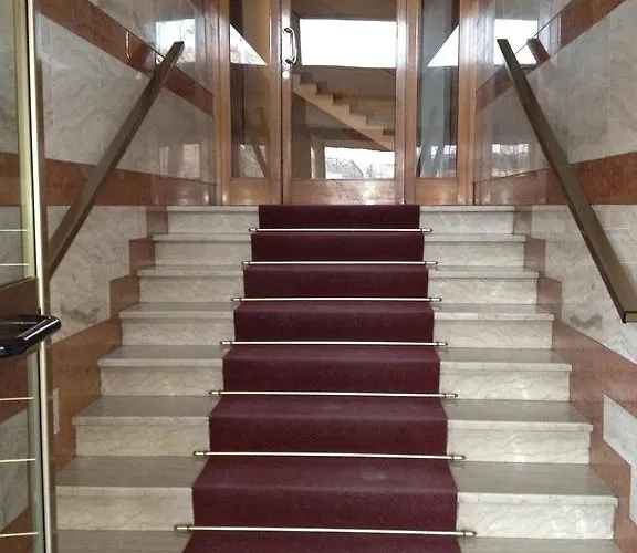 In Fiera 8 Superior Front Fair *