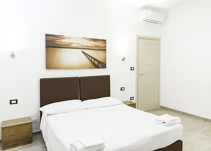 In Fiera 8 Superior Front Fair * بولونيا