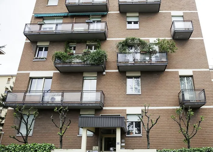 In Fiera 8 Superior Front Fair * بولونيا