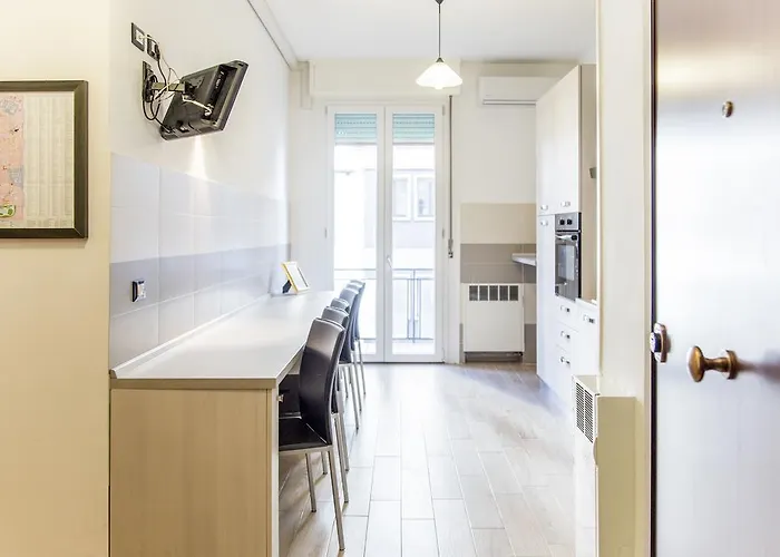 In Fiera 8 Superior Front Fair * Bolonha