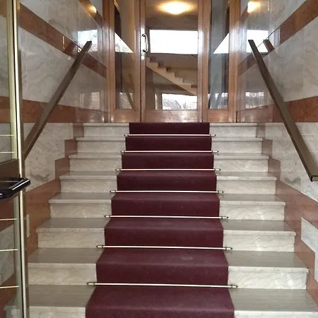 In Fiera 8 Superior Front Fair *