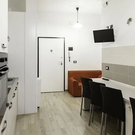 In Fiera 8 Superior Front Fair Daire Bolonya