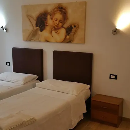 In Fiera 8 Superior Front Fair *