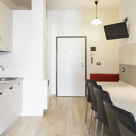 In Fiera 8 Superior Front Fair